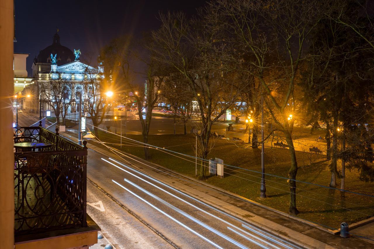 Apartment On Svobody Avenue 25 Lviv Exterior foto